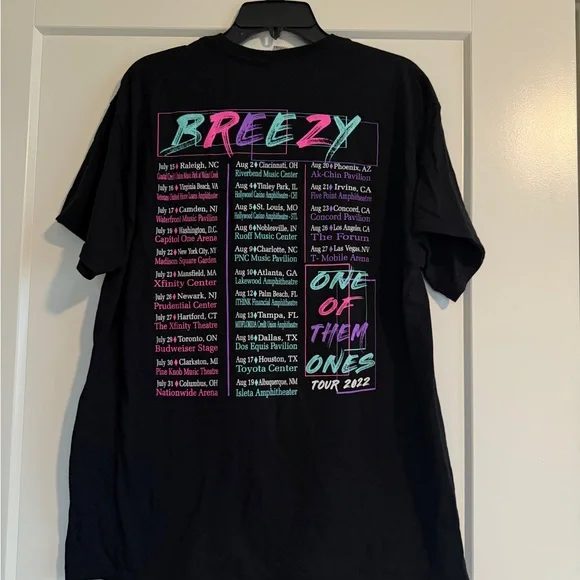 Chris Brown Breezy 2022 tour merch tee shirt (size L) - Picture 2 of 3